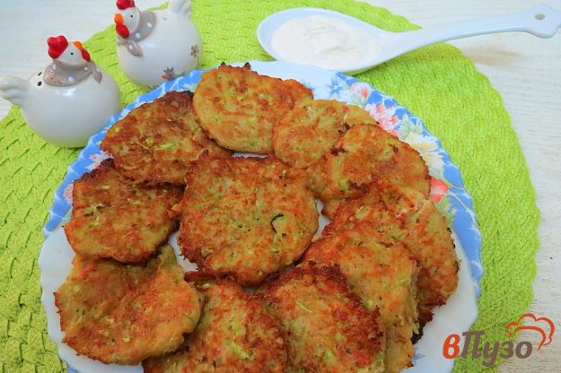 фото рецепта: Драники с картофелем, кабачком и колбасой