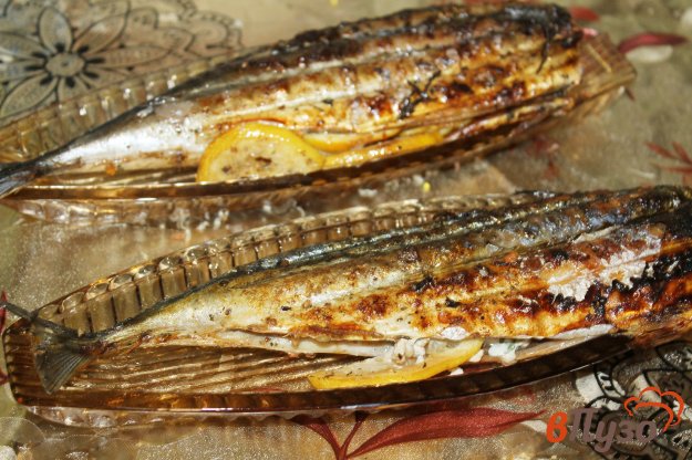 фото рецепта: Фаршированная скумбрия лимоном и чесноком на мангале