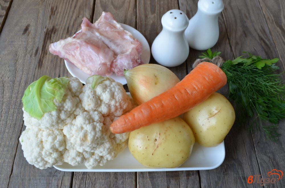 Фото приготовление рецепта: Суп из цветной капусты на мясном бульоне шаг №1