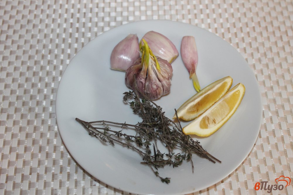 Фото приготовление рецепта: Курица в рукаве с лимоном и чесноком шаг №3