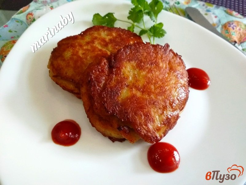 Фото приготовление рецепта: Драники с мясом шаг №7