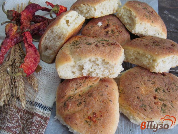 фото рецепта: Булочки из теста с печеным кабачком и сыром