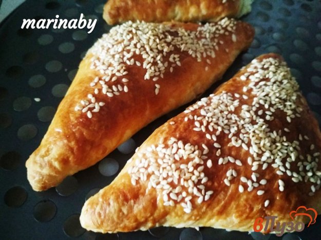фото рецепта: Слойки с творогом и изюмом