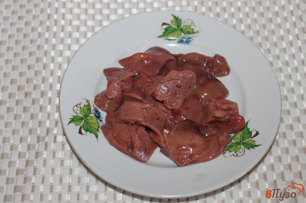 Фото приготовление рецепта: Куриная печень с кабачками и грибами тушеная с соусом Терияки шаг №3