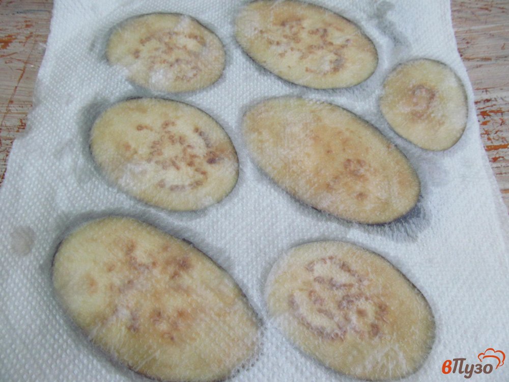 Фото приготовление рецепта: Салат из баклажана и курицы шаг №2
