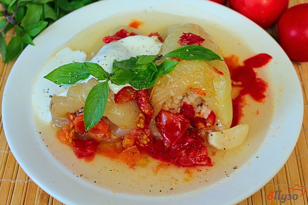 Фото приготовление рецепта: Перец фаршированный мясным фаршем и бурым рисом шаг №7