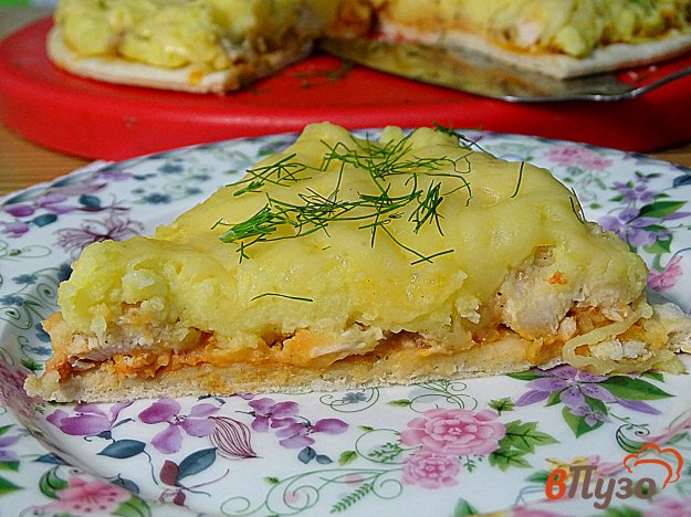 фото рецепта: Пирог с картофелем и мясом на основе пиццы