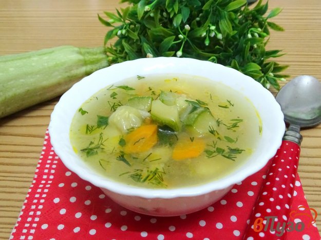 фото рецепта: Суп с рисом и кабачками