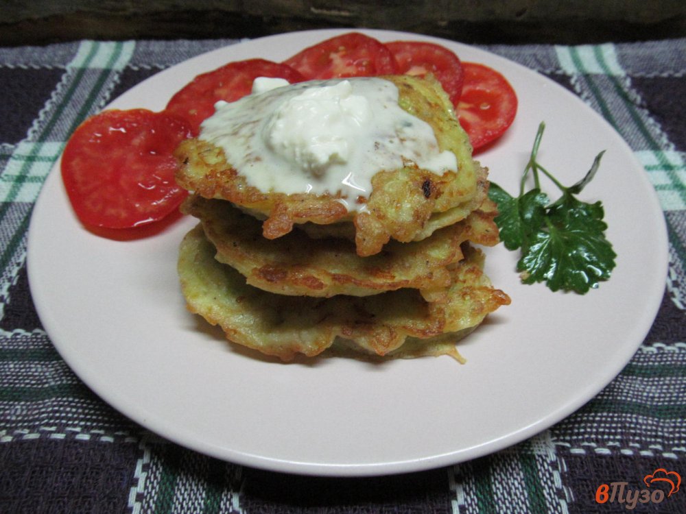 Фото приготовление рецепта: Кабачковые оладьи фаршированные мясным фаршем шаг №9