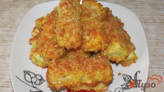 фото рецепта: Палочки из кабачка в панировке