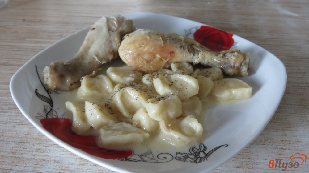 Фото приготовление рецепта: Жаренная курица с клецками шаг №6