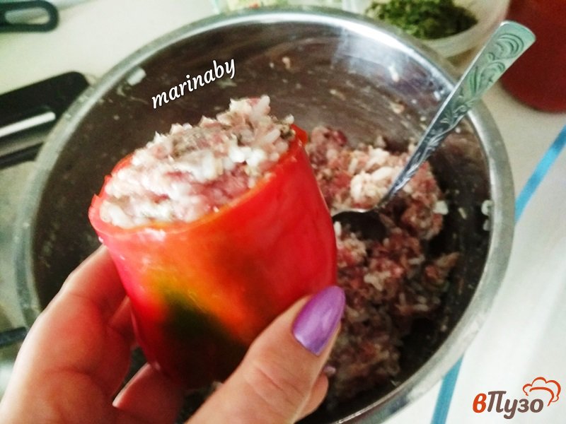 Фото приготовление рецепта: Болгарский перец фаршированный мясом и рисом шаг №5