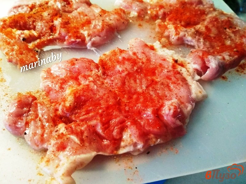 Фото приготовление рецепта: Отбивная из куриной мякоти бедра шаг №2