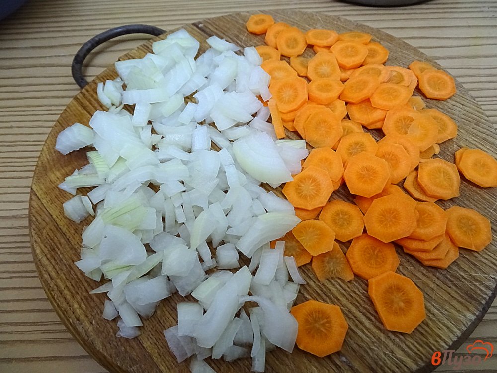 Фото приготовление рецепта: Классический гороховый суп без мяса шаг №4