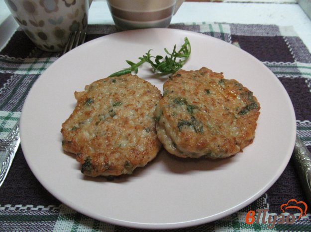 фото рецепта: Картофельно-куриные оладьи с сыром