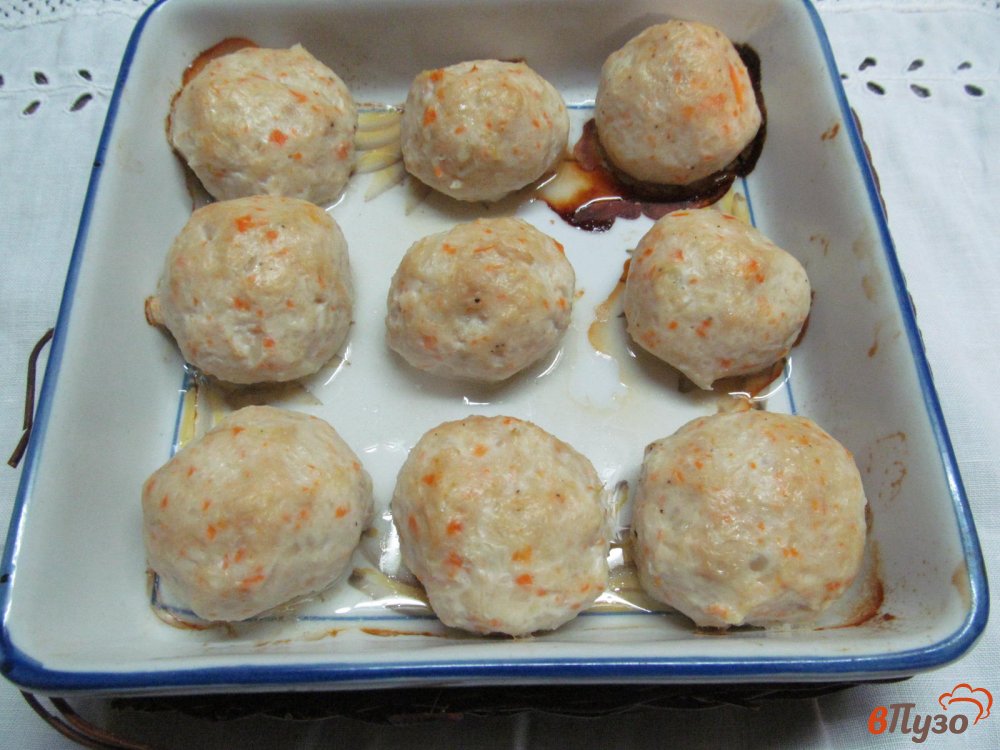 Фото приготовление рецепта: Биточки из курицы с овощами шаг №5