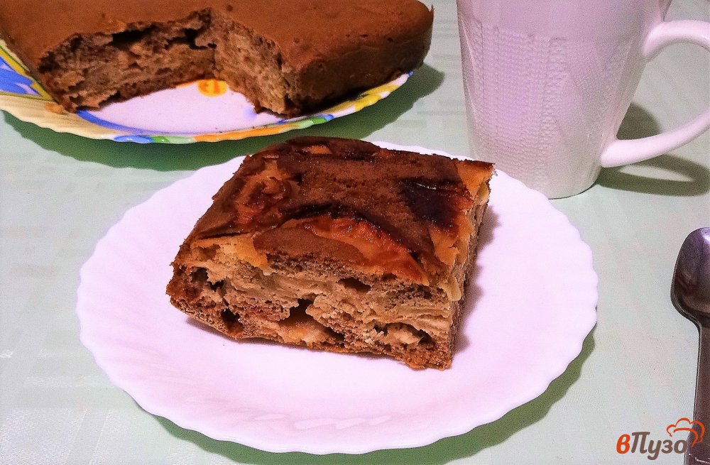 Фото приготовление рецепта: Шарлотка с кукурузной мукой шаг №14