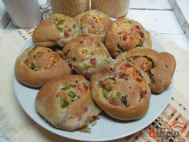 фото рецепта: Мини пироги со вкусом пиццы