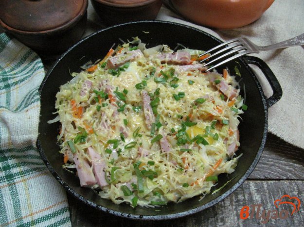 фото рецепта: Жареная капуста с яйцами и сыром