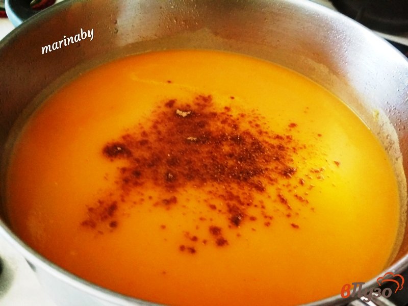 Фото приготовление рецепта: Суп-пюре с тыквой, овощами и чипсами из шампиньонов шаг №10