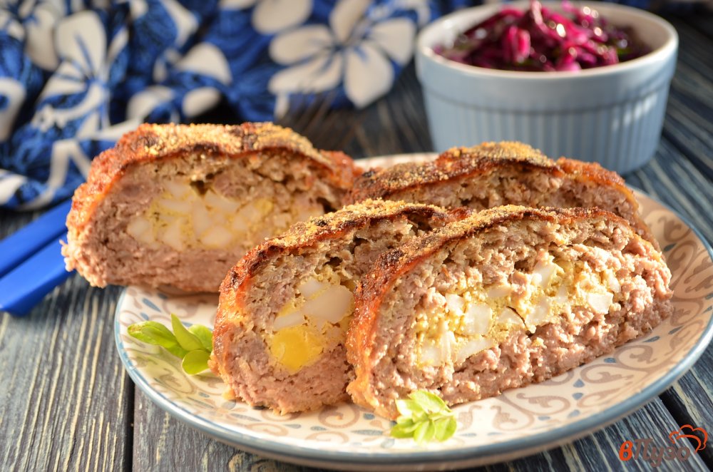 Фото приготовление рецепта: Мясной рулет с яйцом шаг №10