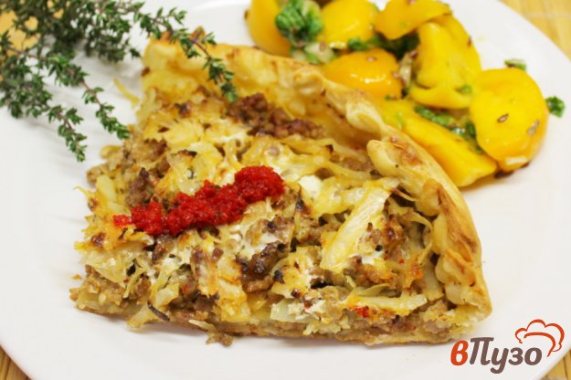фото рецепта: Слоеный пирог с мясным фаршем и капустой
