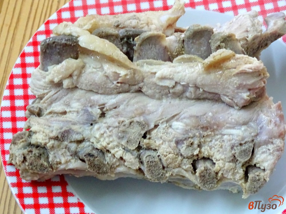 Фото приготовление рецепта: Мясной бульон с галушками шаг №4