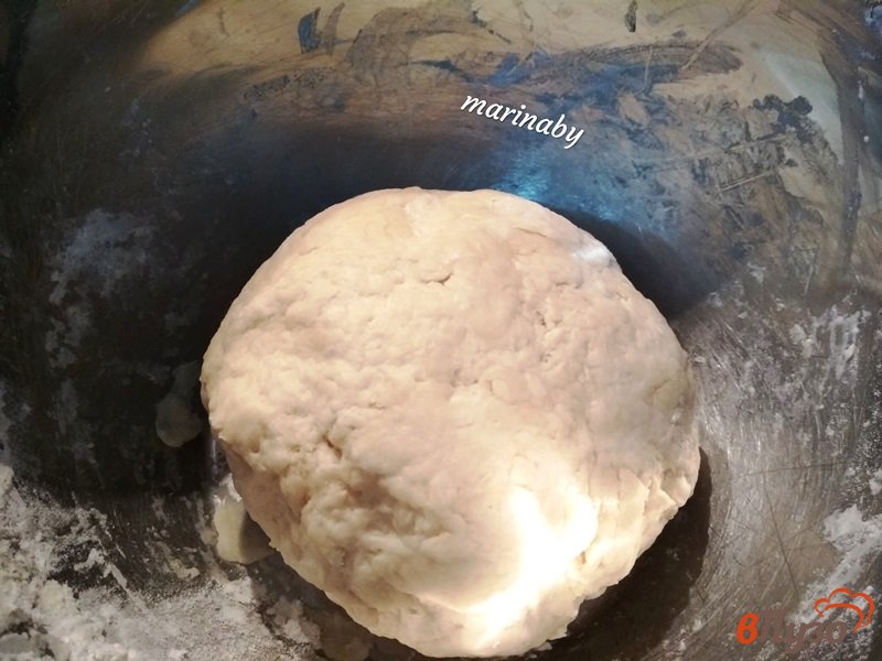 Фото приготовление рецепта: Чебуреки с мясом шаг №2