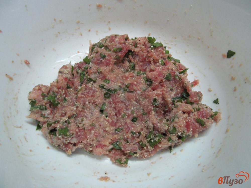 Фото приготовление рецепта: Котлеты из мясного фарша с отрубями шаг №3