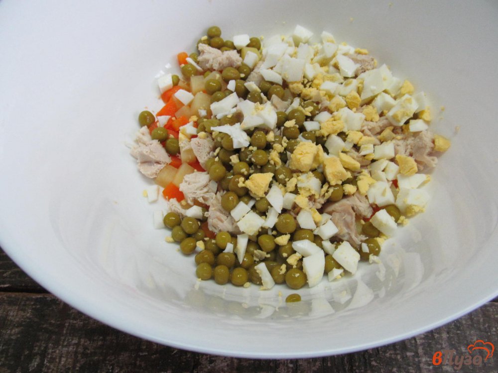 Фото приготовление рецепта: Овощной салат с куриным мясом шаг №5