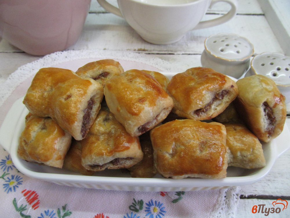 Фото приготовление рецепта: Мини пирожки с мясом из слоеного теста шаг №6